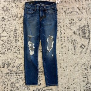 NWT JBrand Cropped Low Rose Decoy Destruct Jean